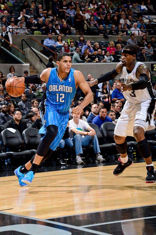 他先做墙 他先做墙